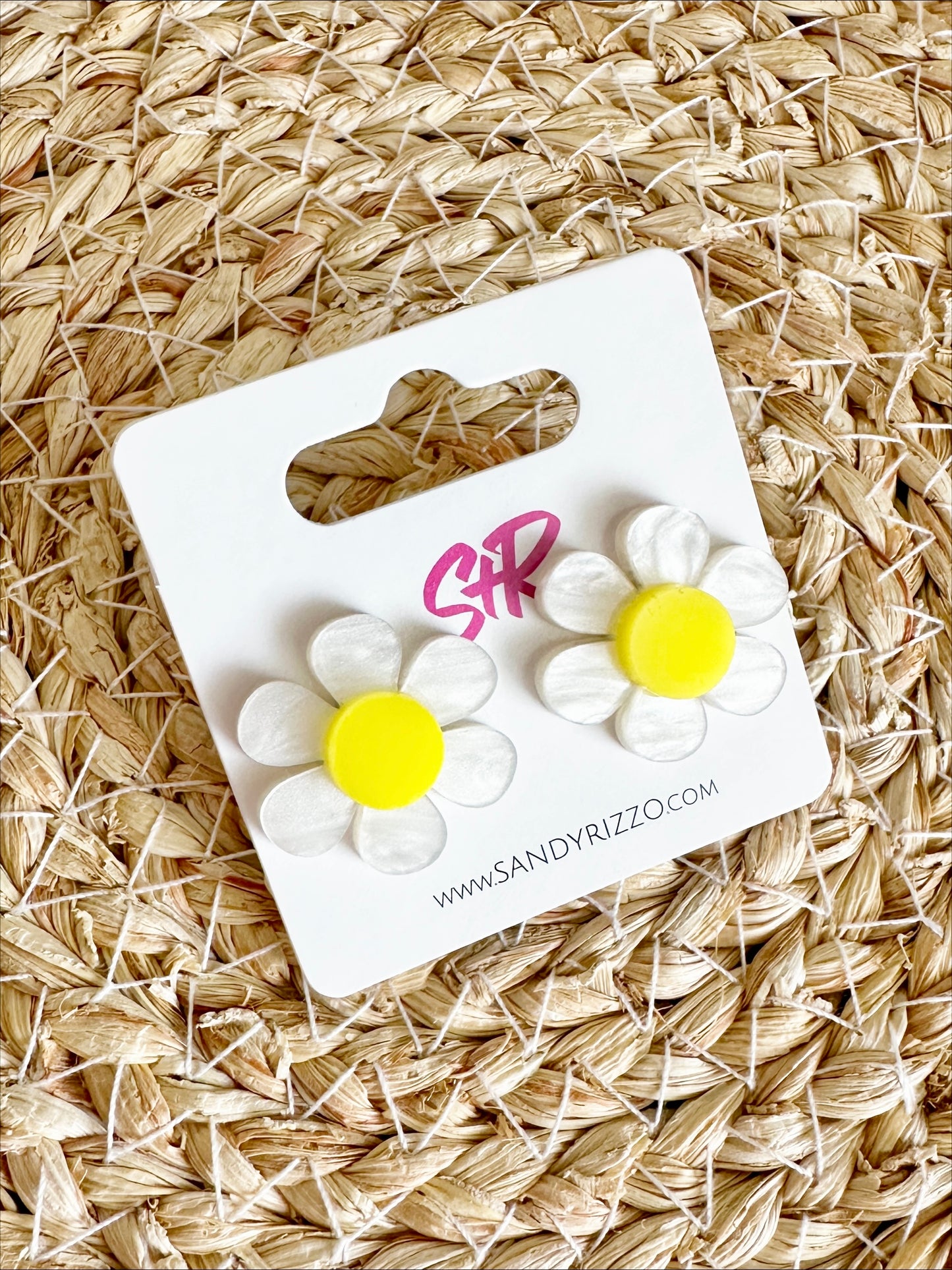White Pearl Daisy Stud