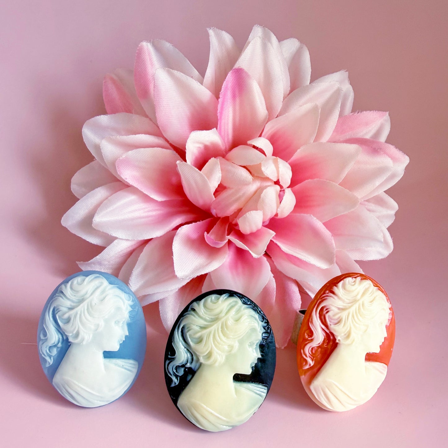 Leetie Vintage Cameo Ring