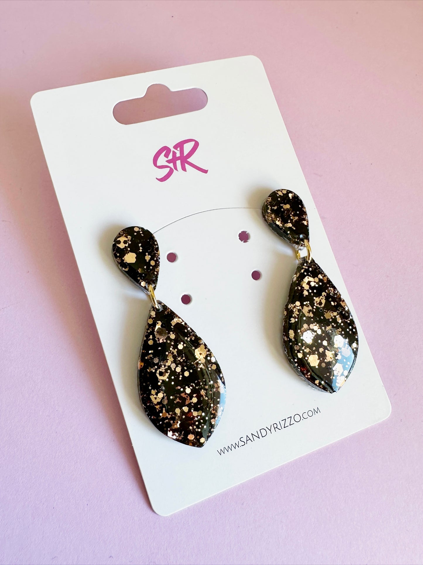 Black and Gold Resin Andrea