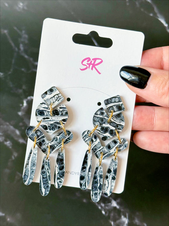 Black and White Lindsay