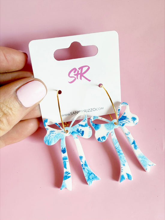 Blue Willow Bow on a Hoop